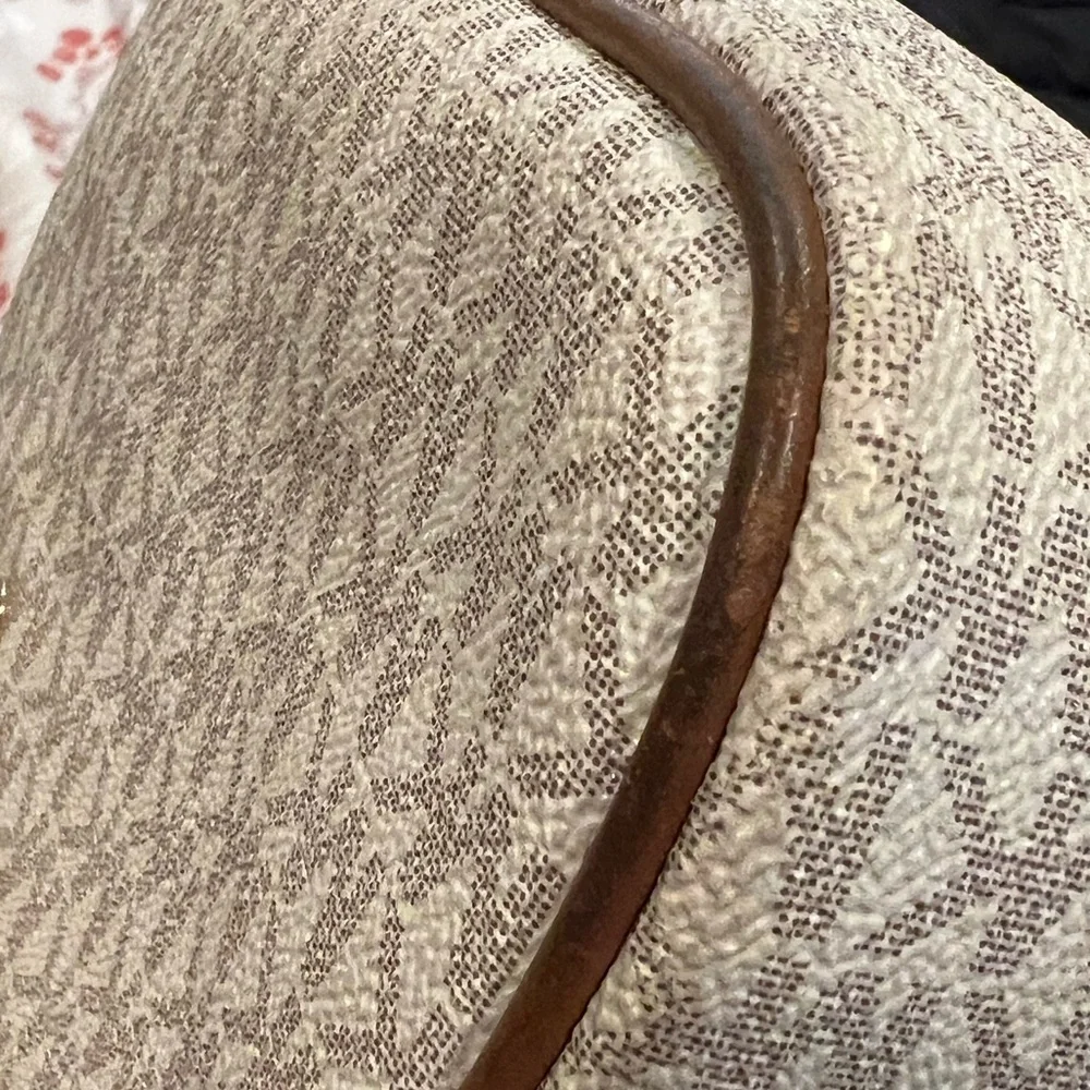 Michael Kors Jet Set East West Crossbody Vanilla/Tan Color EUC